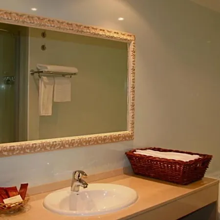 Hotel La Del Rancho *